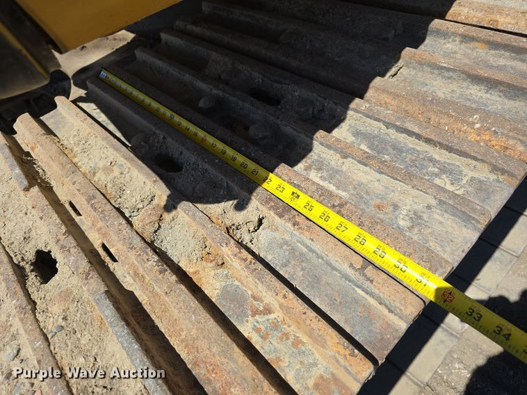 image for item LW9807 2005 Caterpillar 330C excavator