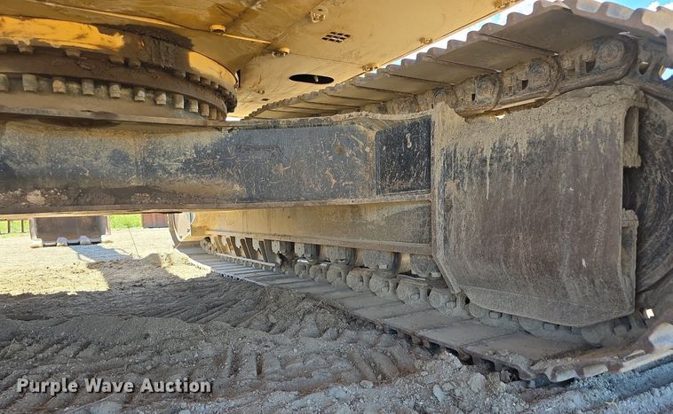 image for item LW9807 2005 Caterpillar 330C excavator