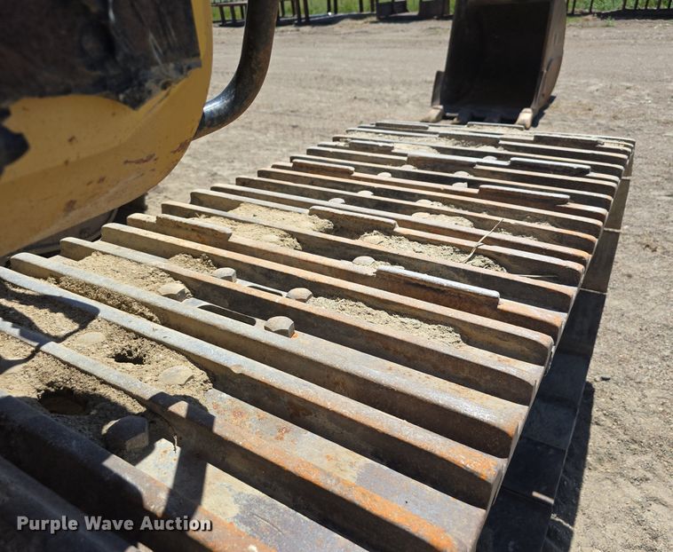 image for item LW9807 2005 Caterpillar 330C excavator