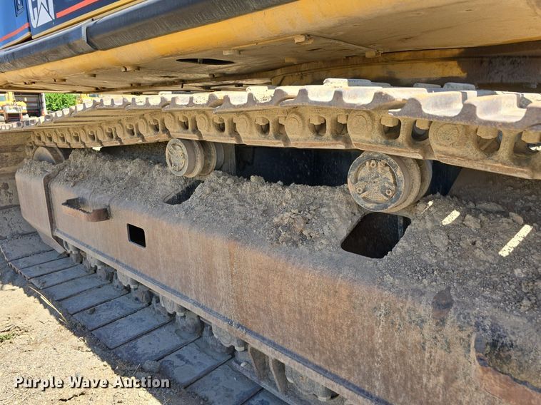 image for item LW9807 2005 Caterpillar 330C excavator