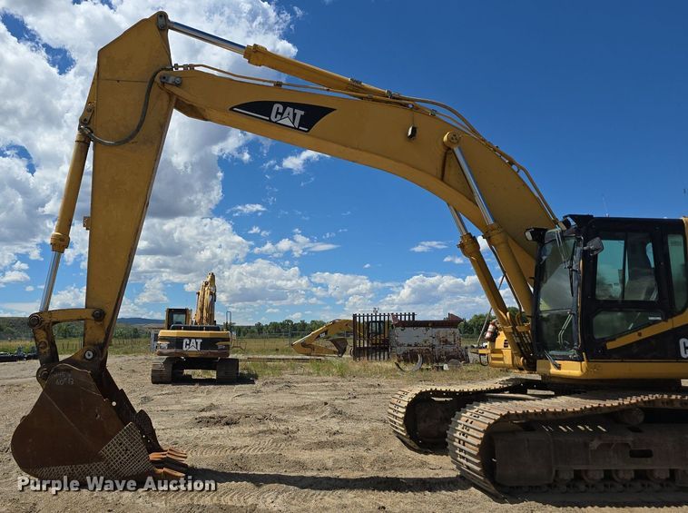 image for item LW9808 2000 Caterpillar 345B L Series II excavator