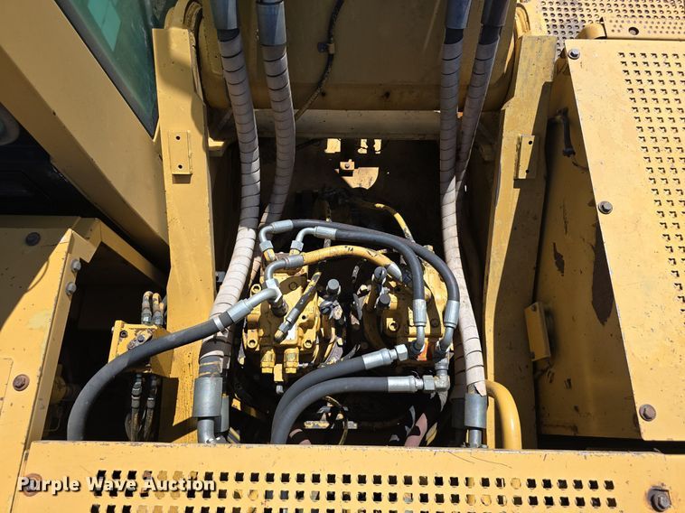 image for item LW9808 2000 Caterpillar 345B L Series II excavator