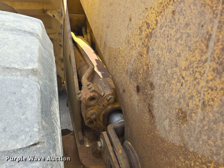 image for item LW9811 1999 Caterpillar 966G wheel loader