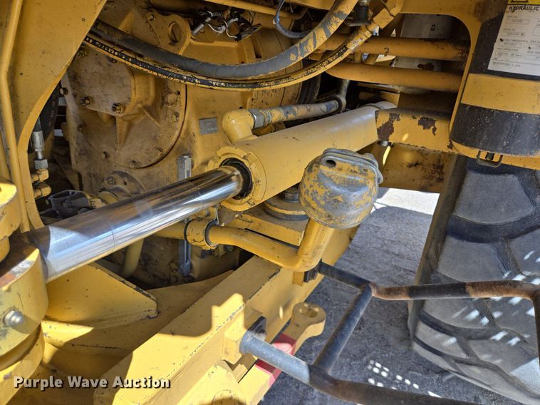image for item LW9811 1999 Caterpillar 966G wheel loader