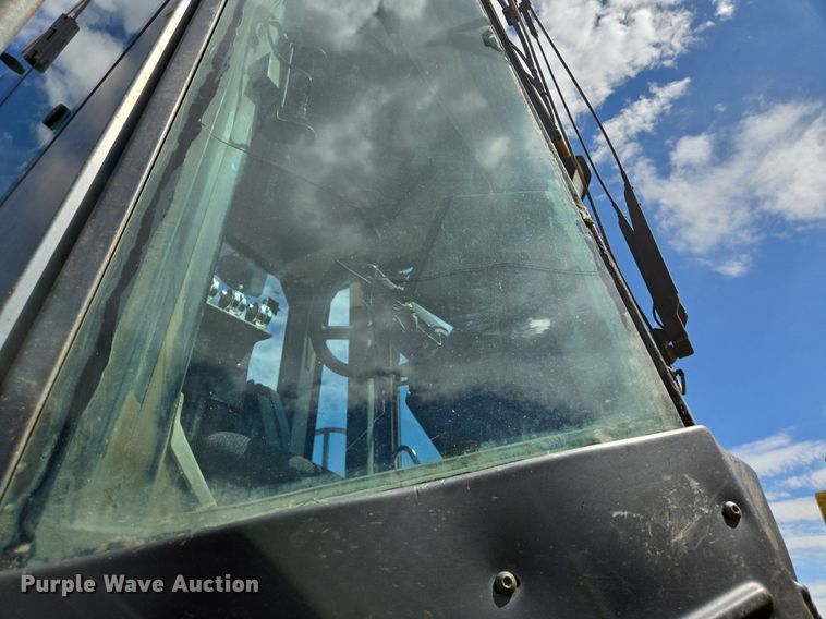 image for item LW9811 1999 Caterpillar 966G wheel loader