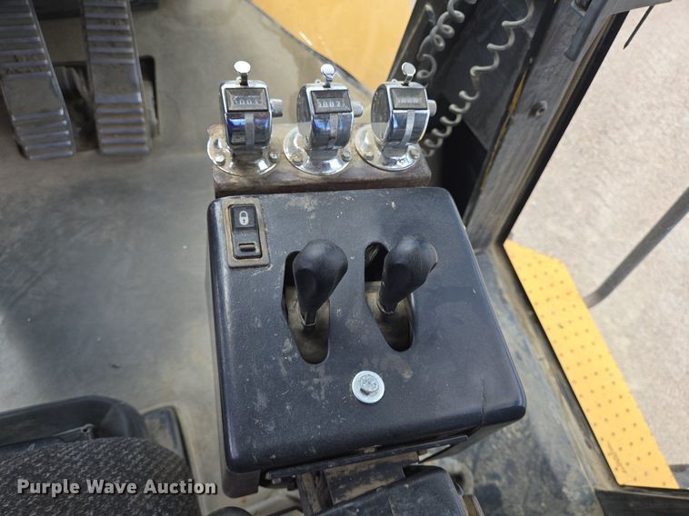 image for item LW9811 1999 Caterpillar 966G wheel loader