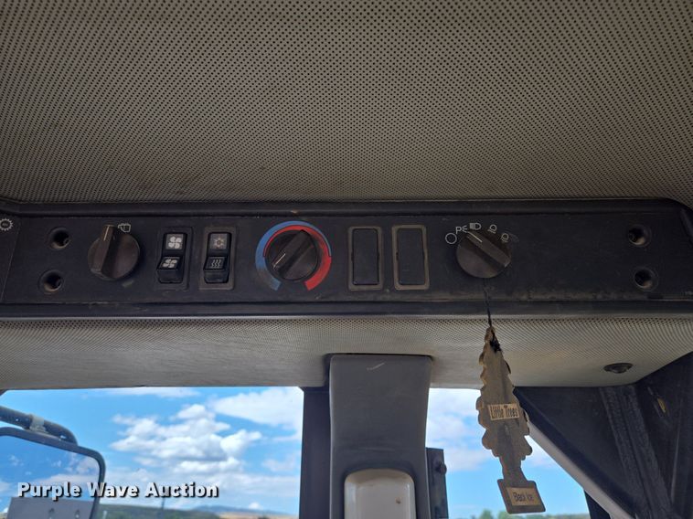 image for item LW9811 1999 Caterpillar 966G wheel loader