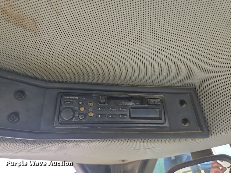 image for item LW9811 1999 Caterpillar 966G wheel loader