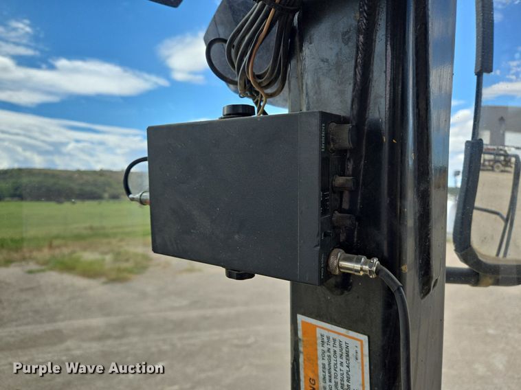 image for item LW9811 1999 Caterpillar 966G wheel loader