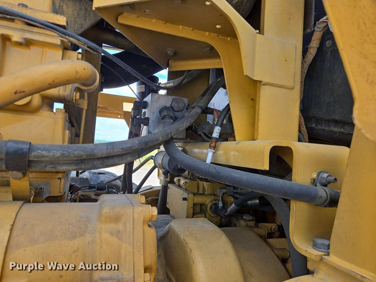 image for item LW9811 1999 Caterpillar 966G wheel loader