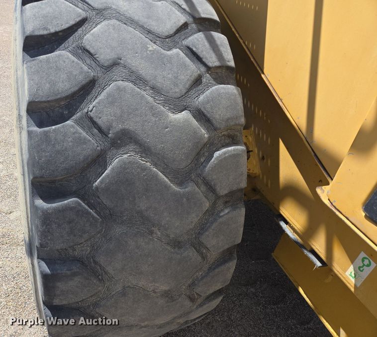 image for item LW9811 1999 Caterpillar 966G wheel loader