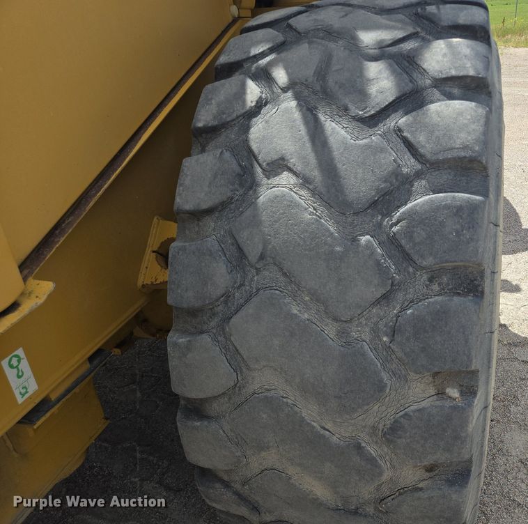 image for item LW9811 1999 Caterpillar 966G wheel loader