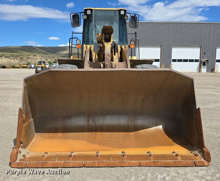 image for item LW9812 2000 Caterpillar  966G wheel loader
