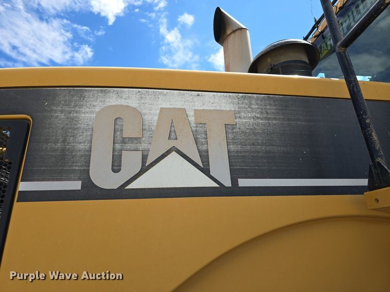 image for item LW9812 2000 Caterpillar  966G wheel loader