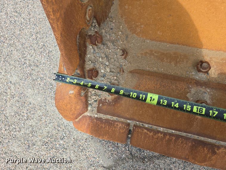 image for item LW9812 2000 Caterpillar  966G wheel loader