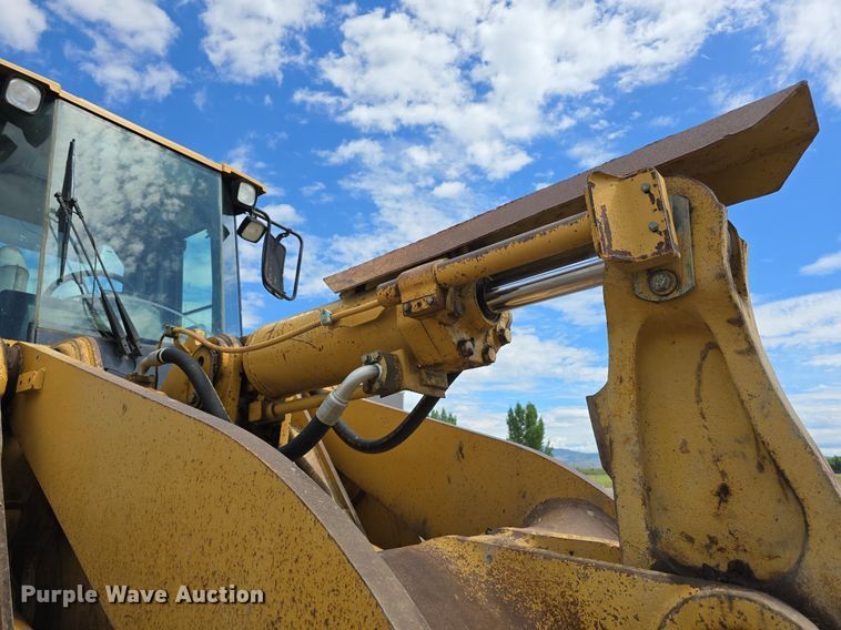 image for item LW9812 2000 Caterpillar  966G wheel loader