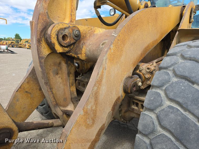 image for item LW9812 2000 Caterpillar  966G wheel loader
