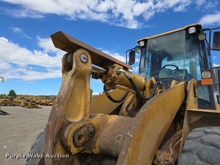 image for item LW9812 2000 Caterpillar  966G wheel loader
