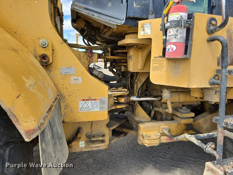image for item LW9812 2000 Caterpillar  966G wheel loader