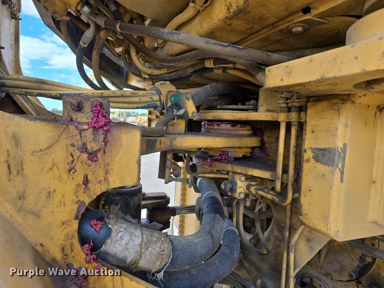 image for item LW9812 2000 Caterpillar  966G wheel loader