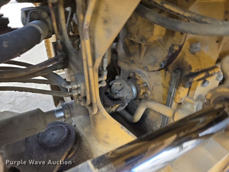 image for item LW9812 2000 Caterpillar  966G wheel loader