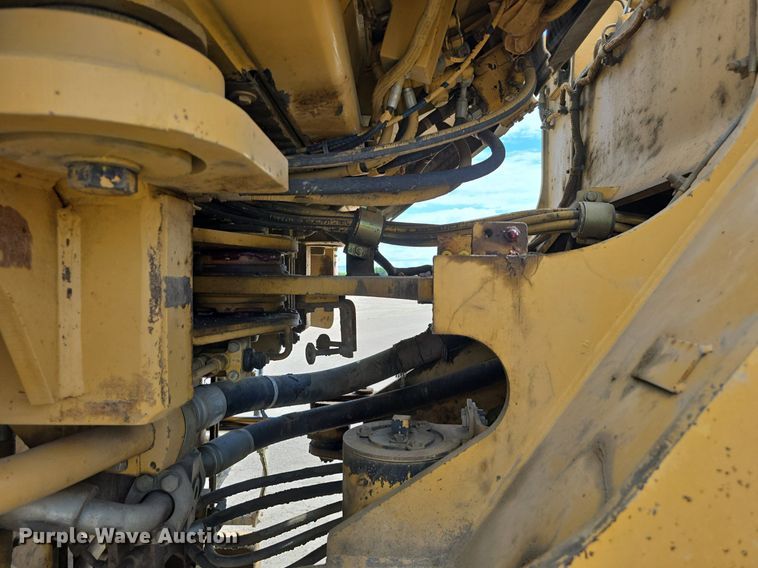 image for item LW9812 2000 Caterpillar  966G wheel loader