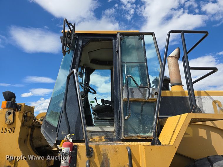 image for item LW9812 2000 Caterpillar  966G wheel loader