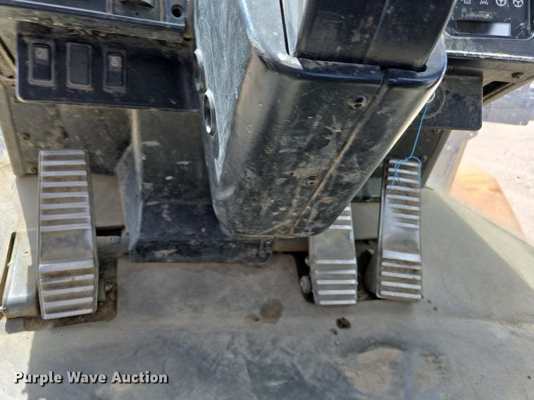 image for item LW9812 2000 Caterpillar  966G wheel loader