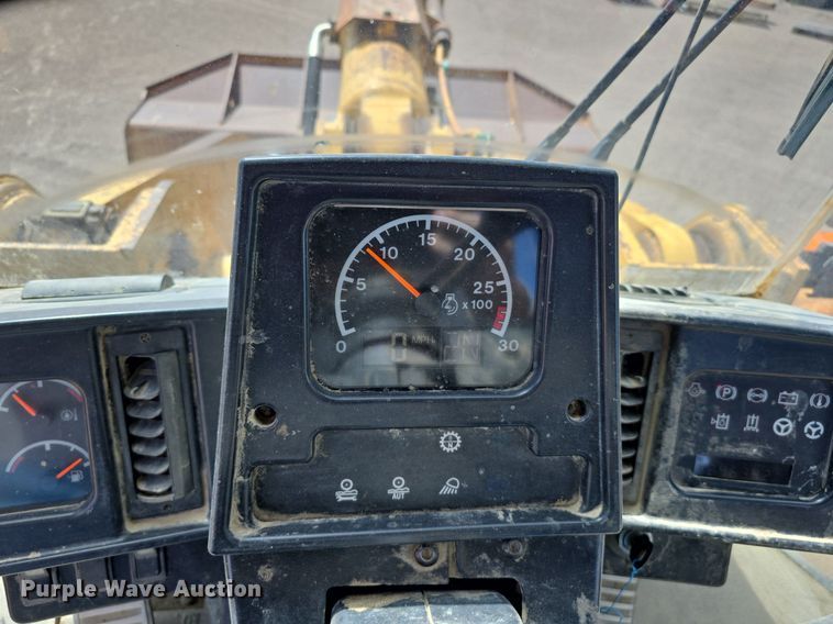 image for item LW9812 2000 Caterpillar  966G wheel loader