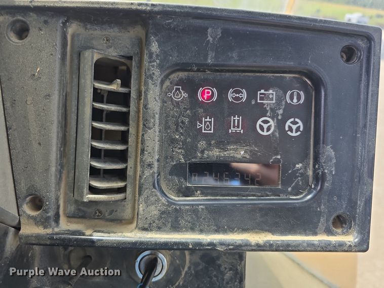 image for item LW9812 2000 Caterpillar  966G wheel loader