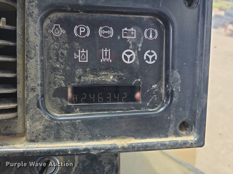 image for item LW9812 2000 Caterpillar  966G wheel loader