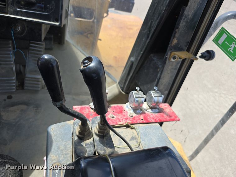 image for item LW9812 2000 Caterpillar  966G wheel loader