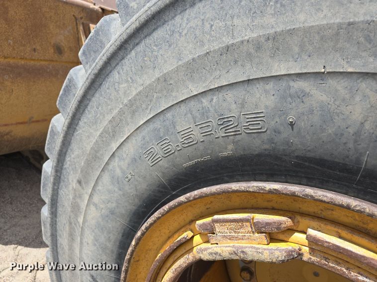 image for item LW9812 2000 Caterpillar  966G wheel loader