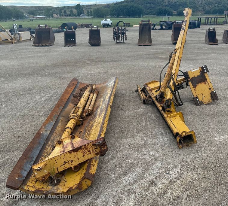 image for item LW9816 Wing plow