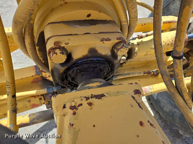 image for item LW9819 1990 Caterpillar 140G motor grader