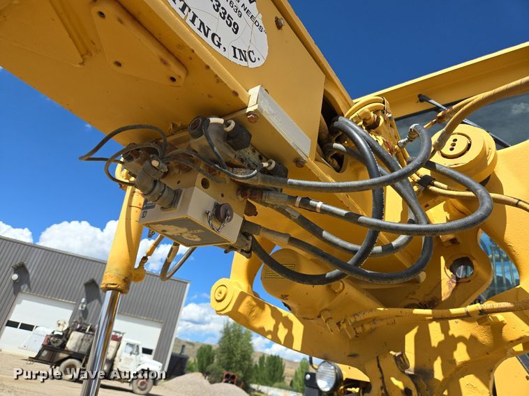 image for item LW9819 1990 Caterpillar 140G motor grader