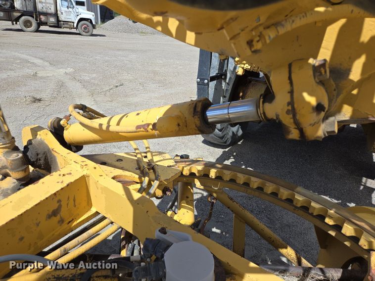 image for item LW9819 1990 Caterpillar 140G motor grader