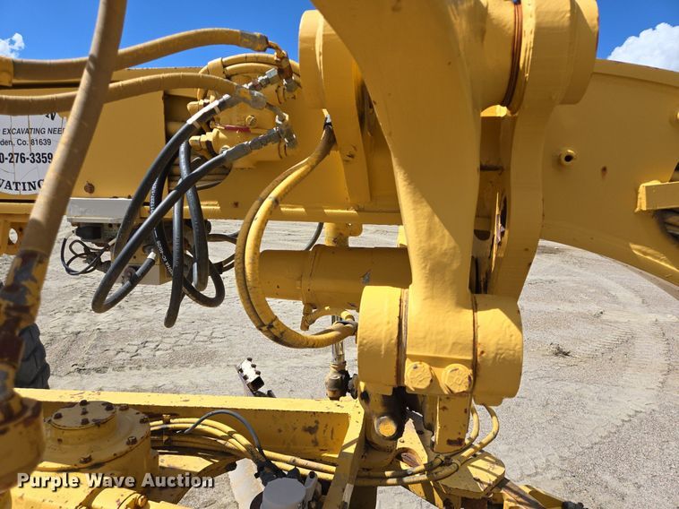 image for item LW9819 1990 Caterpillar 140G motor grader