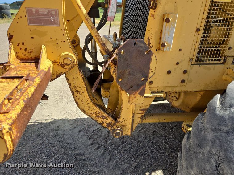 image for item LW9819 1990 Caterpillar 140G motor grader