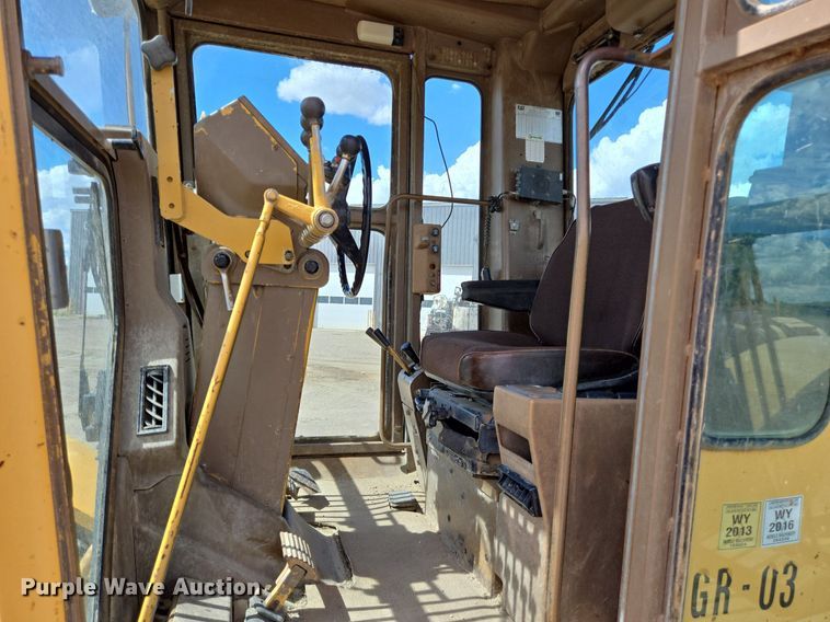 image for item LW9819 1990 Caterpillar 140G motor grader