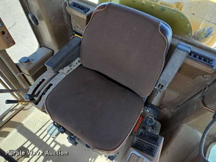 image for item LW9819 1990 Caterpillar 140G motor grader