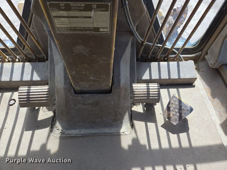 image for item LW9819 1990 Caterpillar 140G motor grader