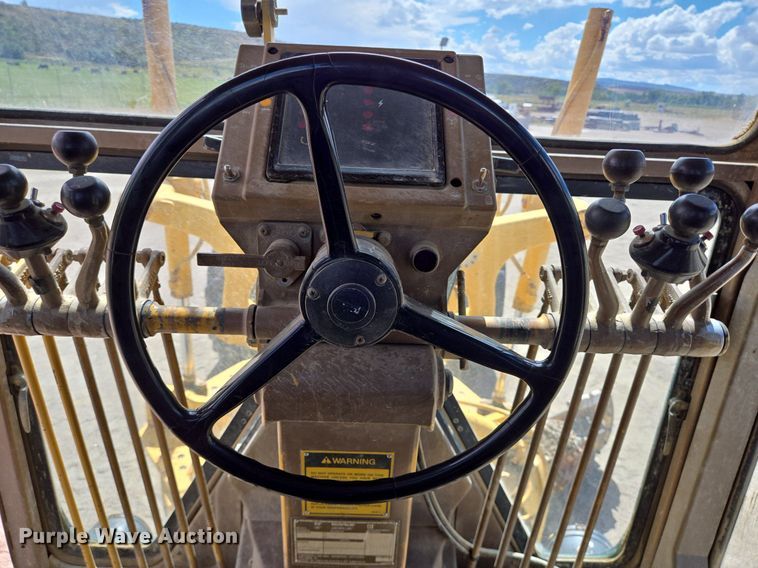 image for item LW9819 1990 Caterpillar 140G motor grader