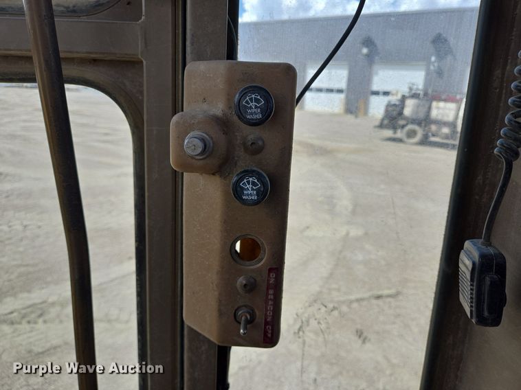 image for item LW9819 1990 Caterpillar 140G motor grader