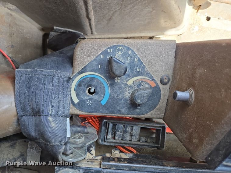 image for item LW9819 1990 Caterpillar 140G motor grader