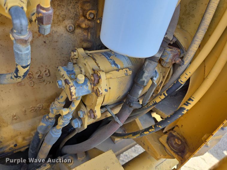 image for item LW9819 1990 Caterpillar 140G motor grader