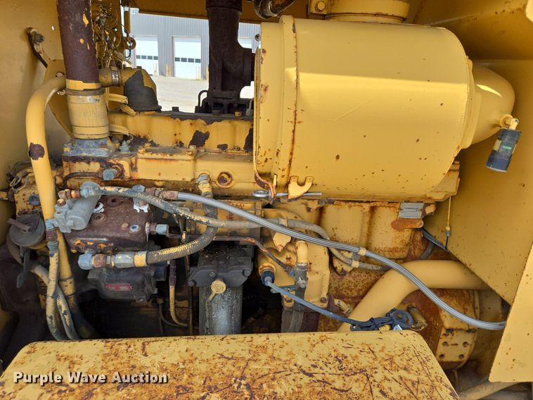 image for item LW9819 1990 Caterpillar 140G motor grader