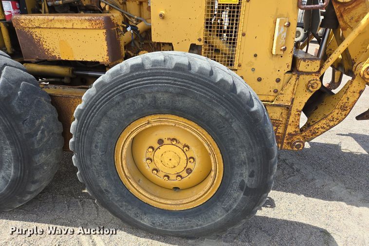 image for item LW9819 1990 Caterpillar 140G motor grader