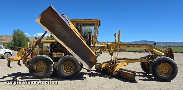 image for item LW9820 1981 Caterpillar 140G motor grader