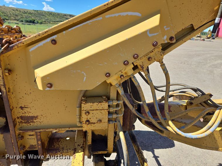 image for item LW9820 1981 Caterpillar 140G motor grader